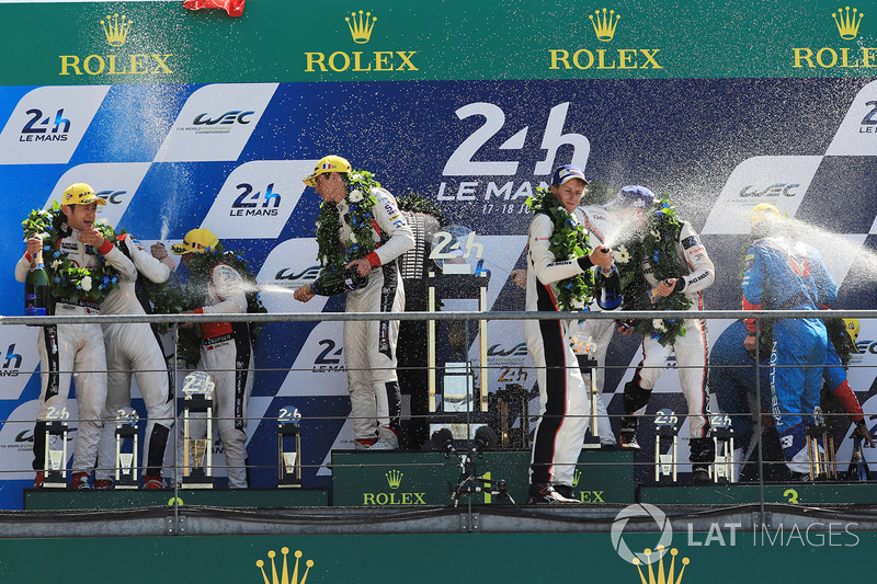 Podium: race winners Timo Bernhard, Earl Bamber, Brendon Hartley, Porsche Team, second place Ho-Pin 