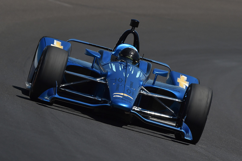 Хуан-Пабло Монтойя випробовує машину IndyCar 2018 року із двигуном Chevrolet