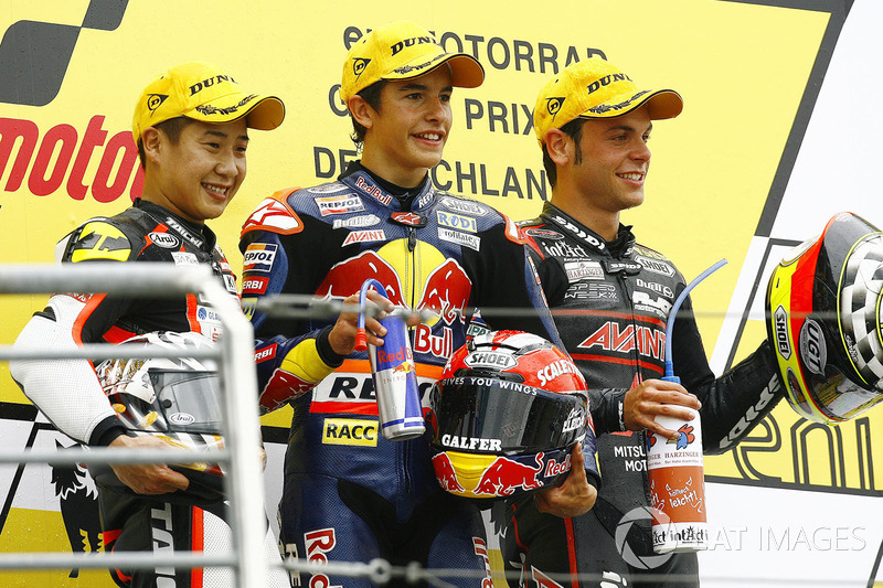 Podium: winnaar Marc Marquez, tweede Tomoyoshi Koyama, derde Sandro Cortese