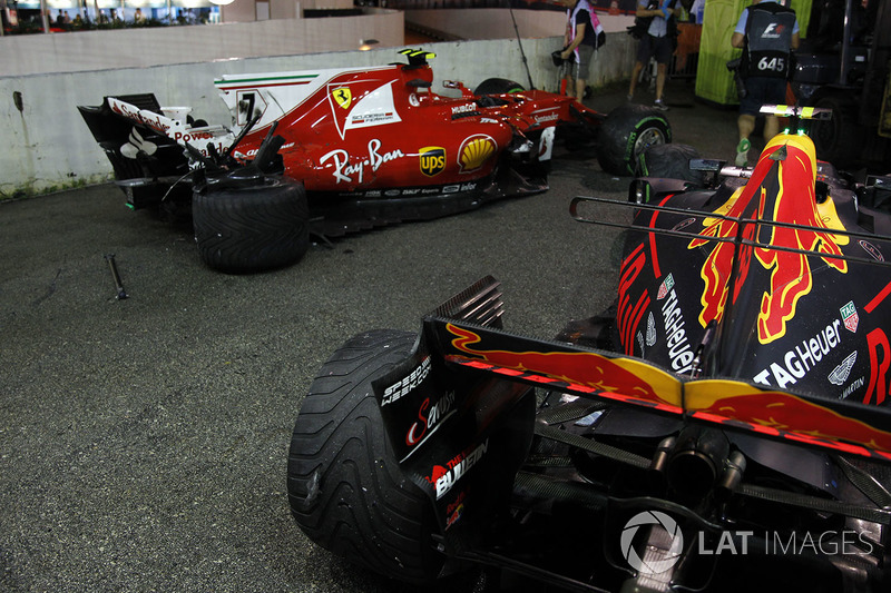 Autos von  Kimi Raikkonen, Ferrari SF70H und Max Verstappen, Red Bull Racing RB13, nach Crash