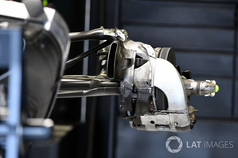 Mercedes-Benz F1 W08 detalle del eje de rueda trasera