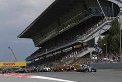 Start: Nico Rosberg, Mercedes AMG F1 Team en Lewis Hamilton, Mercedes AMG F1 Team