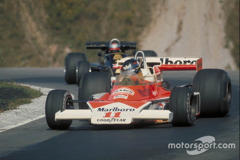 James Hunt, McLaren M23, Mario Andretti, Lotus 77