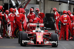 Себастьян Феттель, Ferrari SF16-H на піт-стопі