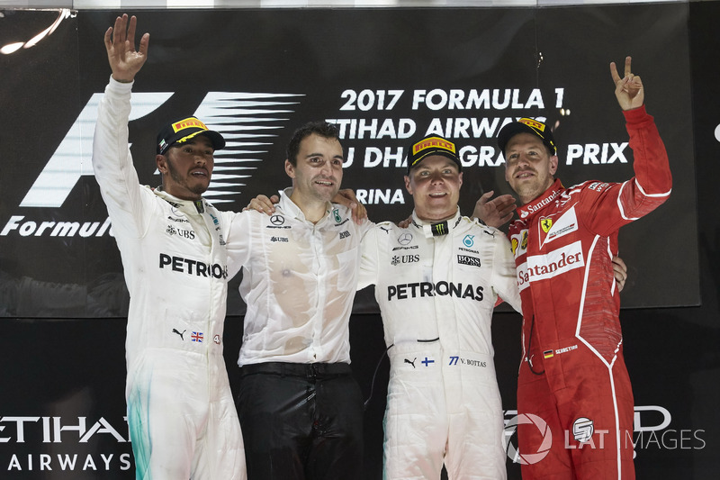 20º Podio del GP de Abu Dhabi 2017 - 2º Lewis Hamilton, Mercedes; 1º Valtteri Bottas, Mercedes; 3º Sebastian Vettel, Ferrari