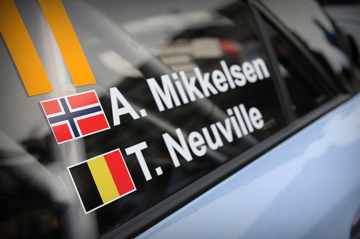 Andreas Mikkelsen, Thierry Neuville, Hyundai NG i20 WRC