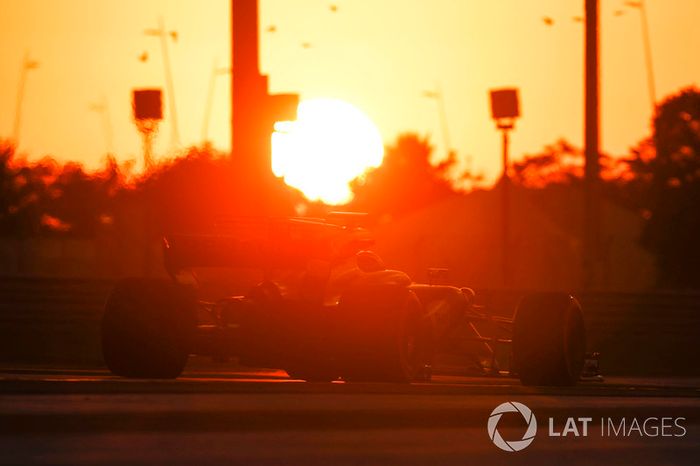 Carlos Sainz Jr., Renault Sport F1 Team RS17