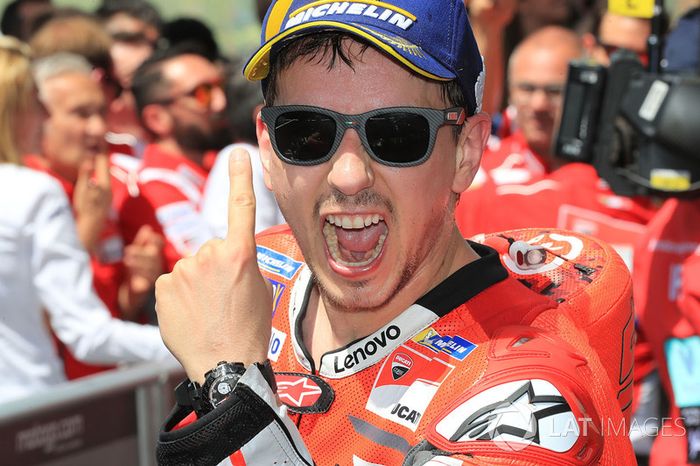 Ganador de la carrera Jorge Lorenzo, equipo de Ducati