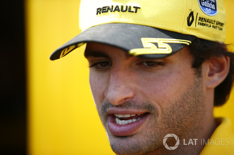 Карлос Сайнс-мол., Renault Sport F1 Team