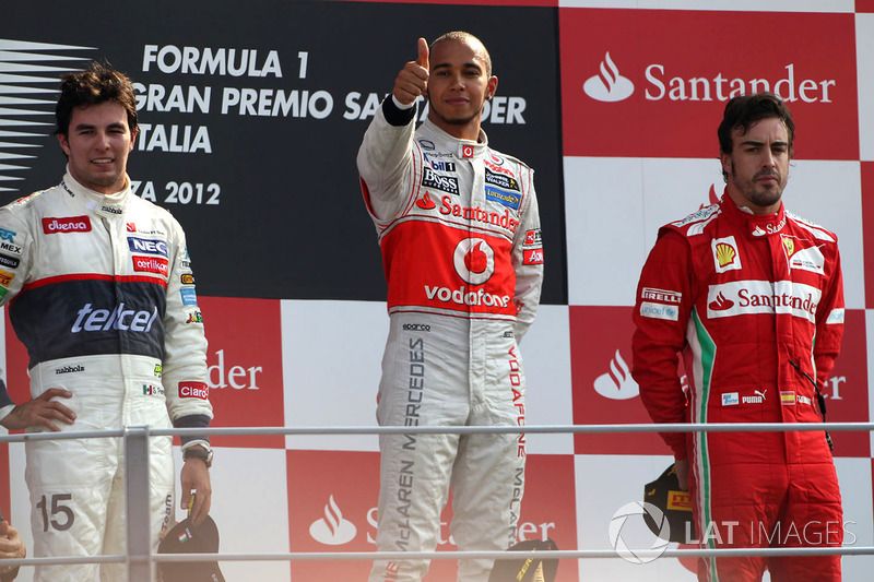 Podio: Lewis Hamilton, McLaren, Sergio Pérez, Sauber y Fernando Alonso, Ferrari