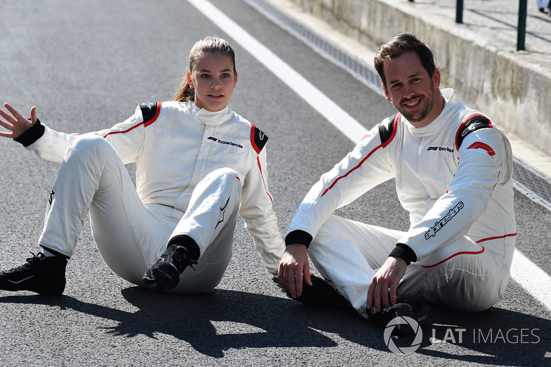 Penumpang F1 Experiences, Barbara Palvin