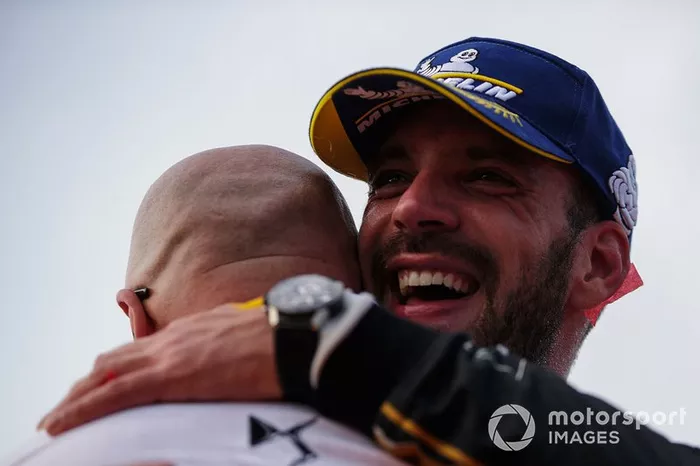 Jean-Eric Vergne, DS TECHEETAH, hugs Edmund Chu, DS TECHEETAH President  