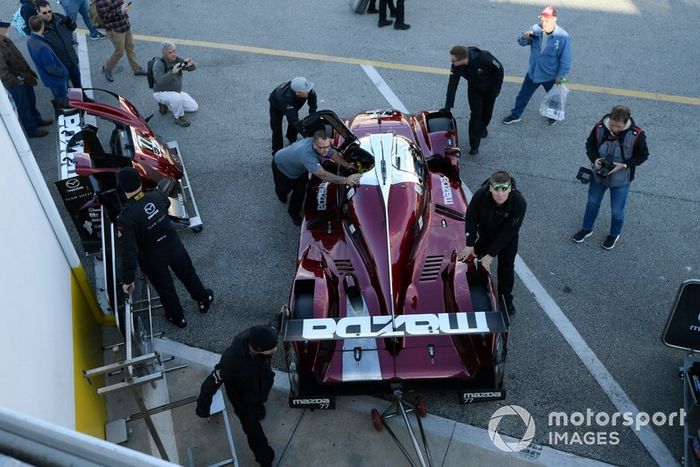 #77 Mazda Team Joest Mazda DPi, DPi: Oliver Jarvis, Tristan Nunez, Timo Bernhard, Rene Rast