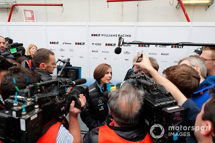 Claire Williams, Williams subdirector del equipo habla con los medios