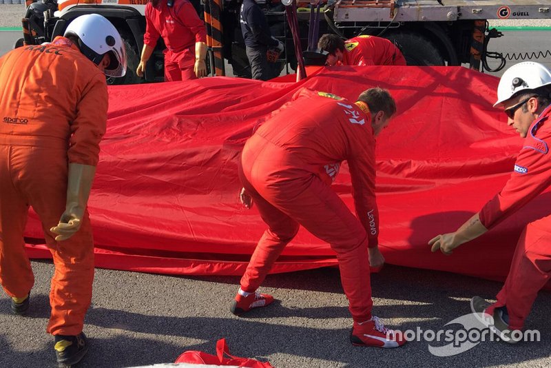Sebastian Vettel, Ferrari SF90 stops on the side of the track