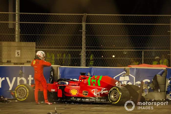 Choque de Charles Leclerc, Ferrari SF21 al final de la FP2