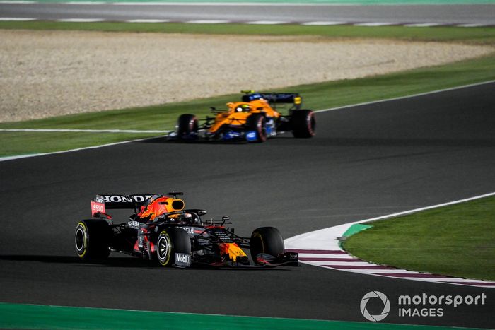 Max Verstappen, Red Bull Racing RB16B, Lando Norris, McLaren MCL35M