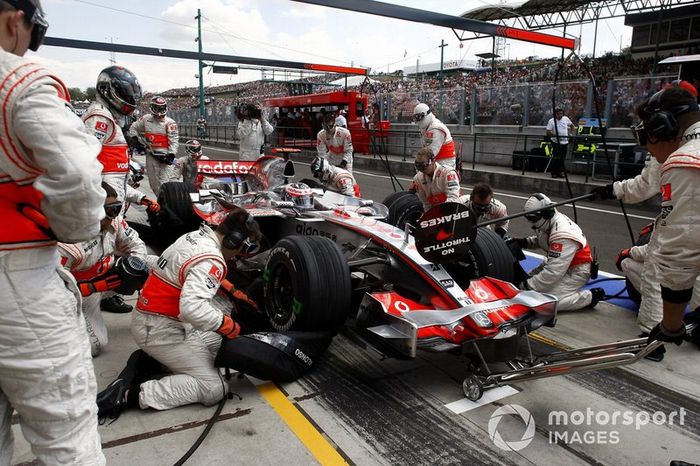 Alonso y Hamilton desobedecen a McLaren, Hungría 2007
