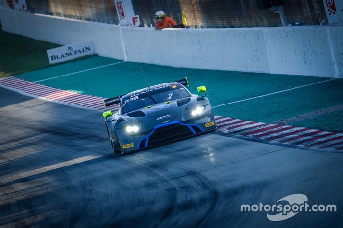 #76 R-Motorsport Aston Martin Vantage AMR GT3: Jake Dennis, Alex Lynn, Marvin Kirchhöfer
