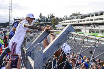 Lewis Hamilton, Mercedes AMG F1 celebrates with the fans