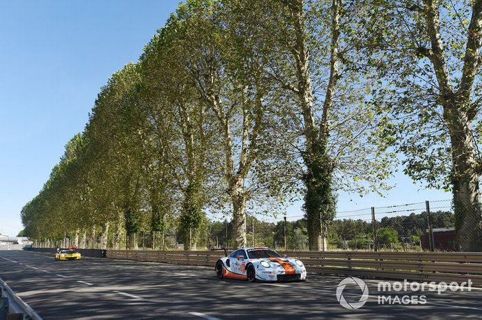 #86 Gulf Racing Porsche 911 RSR: Michael Wainwright, Benjamin Barker, Thomas Preining