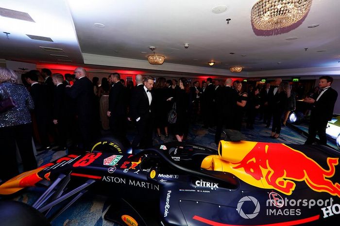 Invitados con el Red Bull Racing RB15