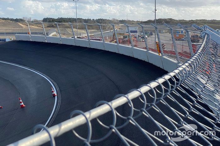 La curva peraltada de Zandvoort  (las fotos son de la curva 3, la curva final también es peraltada)