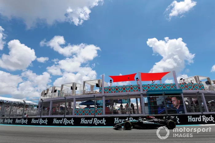 Lewis Hamilton, Mercedes F1 W15