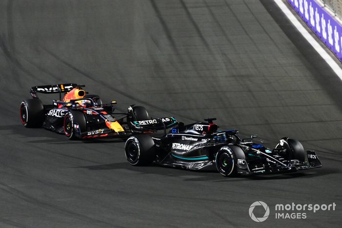 George Russell, Mercedes F1 W14, Max Verstappen, Red Bull Racing RB19