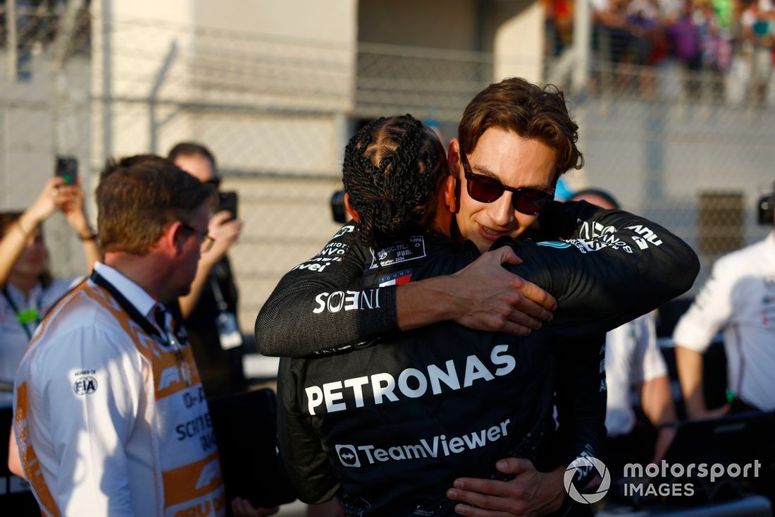 Lewis Hamilton, Mercedes-AMG F1 Team, George Russell, Mercedes-AMG F1 Team, na starcie