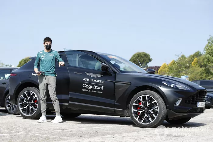Lance Stroll, Aston Martin, en un Aston Martin DBX