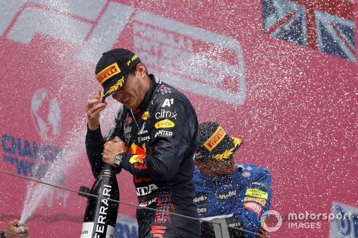 Podio: ganador Max Verstappen, Red Bull Racing , tercer lugar Lando Norris, McLaren