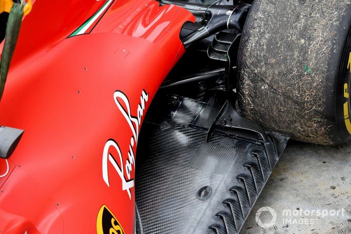 Avería en el coche de Sebastian Vettel, Ferrari SF1000, en los libres