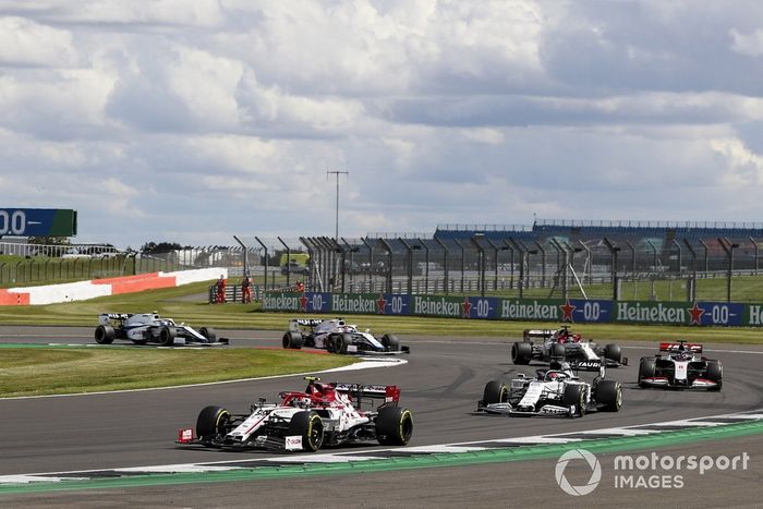 Alex Albon, Red Bull Racing RB16, Daniil Kvyat, AlphaTauri AT01 