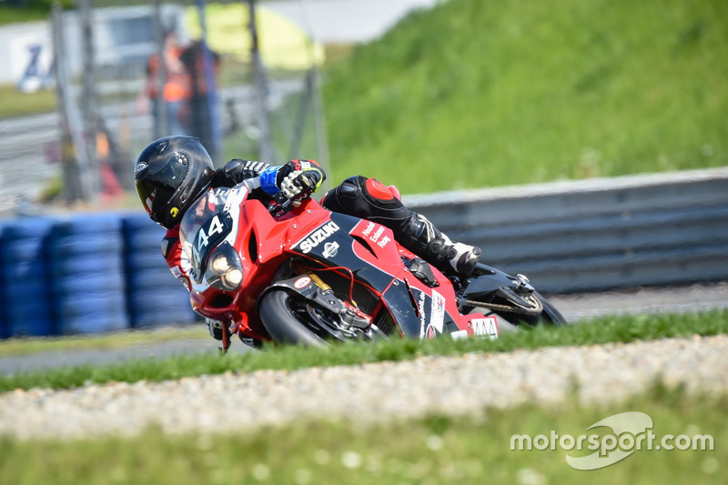 #444 Neubold-Endurance-Racing, Suzuki GSX R 1000: Karl Gutfeld, Florian Ebener, Dominik Jung