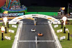 Kurt Busch y Ryan Hunter-Reay en el Vuhl 05 RoC Edition