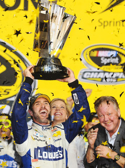 Campeón 2016 y ganador Jimmie Johnson, Hendrick Motorsports Chevrolet