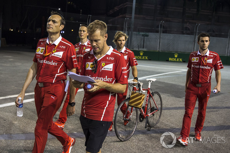 Sebastian Vettel, Ferrari walks the track, Riccardo Adami, Ferrari Race Engineer