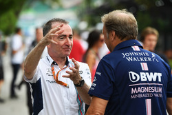 Paddy Lowe, Williams Teknik Direktörü ve Robert Fearnley, Sahara Force India F1 Team Takım Patronu V