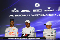 Press conference: race winner Lewis Hamilton, Mercedes AMG F1, second place Daniel Ricciardo, Red Bull Racing, third place Valtteri Bottas, Mercedes AMG F1