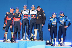 Podium: winners Sébastien Ogier, Julien Ingrassia, Volkswagen Motorsport, second place Hayden Paddon