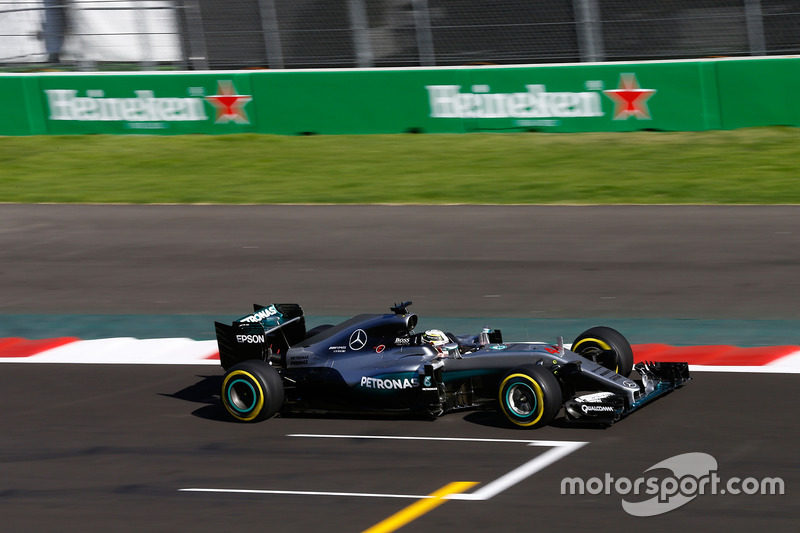 1. Lewis Hamilton, Mercedes AMG F1 W07 Hybrid