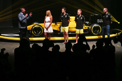 David Croft, comentarista de Sky Sports, Ellie Jean Coffey, Jolyon Palmer, Renault Sport F1 Team, Ke