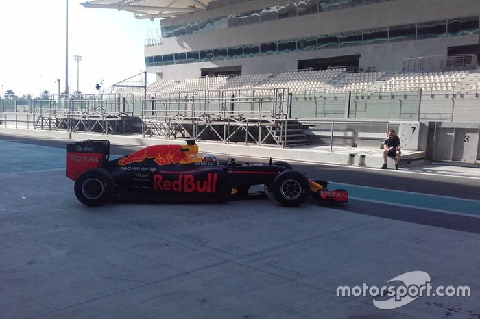 Pierre Gasly Red Bull prueba los neumáticos Pirelli 2017