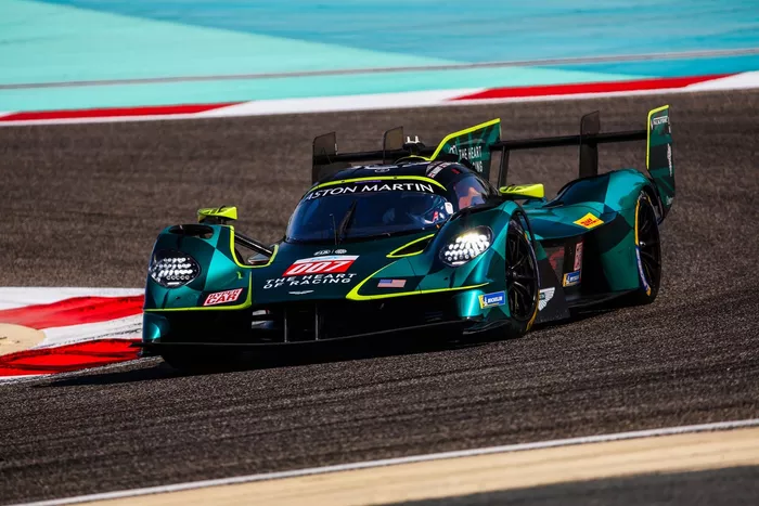 #007 Aston Martin Thor Team Aston Martin Valkyrie: Harry Tincknell, Tom Gamble, Ross Gunn