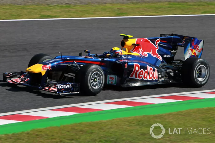 2010 : Red Bull RB6, motor Renault