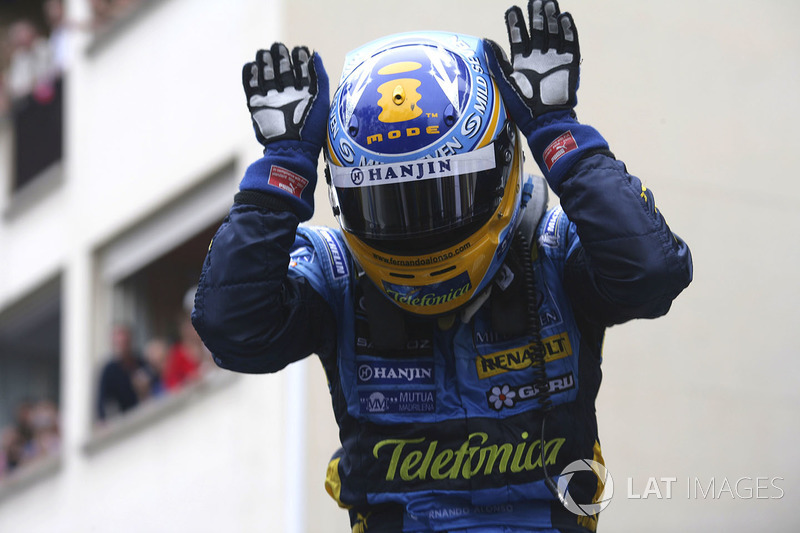 El ganador de la carrera Fernando Alonso, Renault