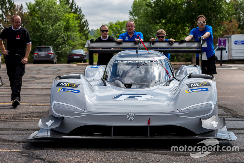 Explained Volkswagen S All Electric Pikes Peak Challenge 94 Volkswagen I D R Pikes Peak