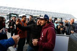 Fernando Alonso, United Autosports with fans