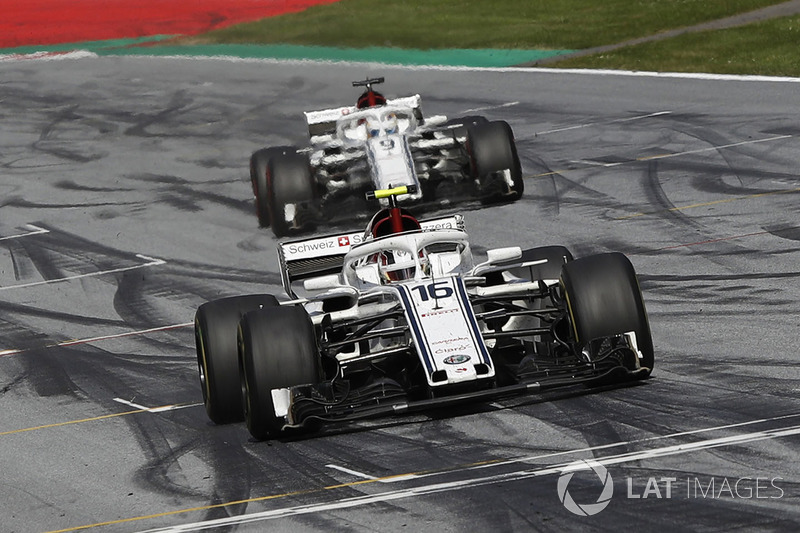 Также двойного финиша в десятке добилась Sauber. Подобное произошло впервые с Китая-2015, причем в обоих случаях Маркус Эрикссон занимал десятое место. Три года назад Фелипе Наср стал восьмым, а сейчас Шарль Леклер – девятым.